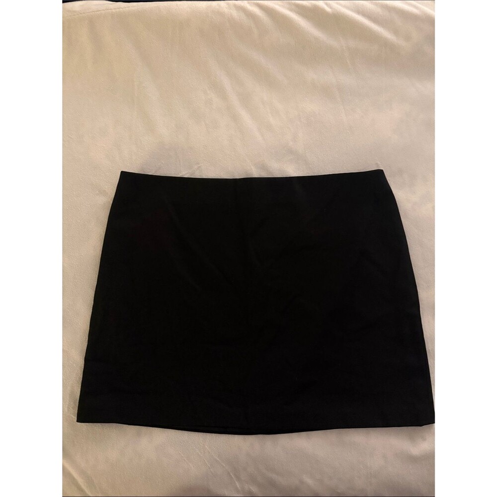 BNWT H&M Classic Black Mini Skirt- size 12